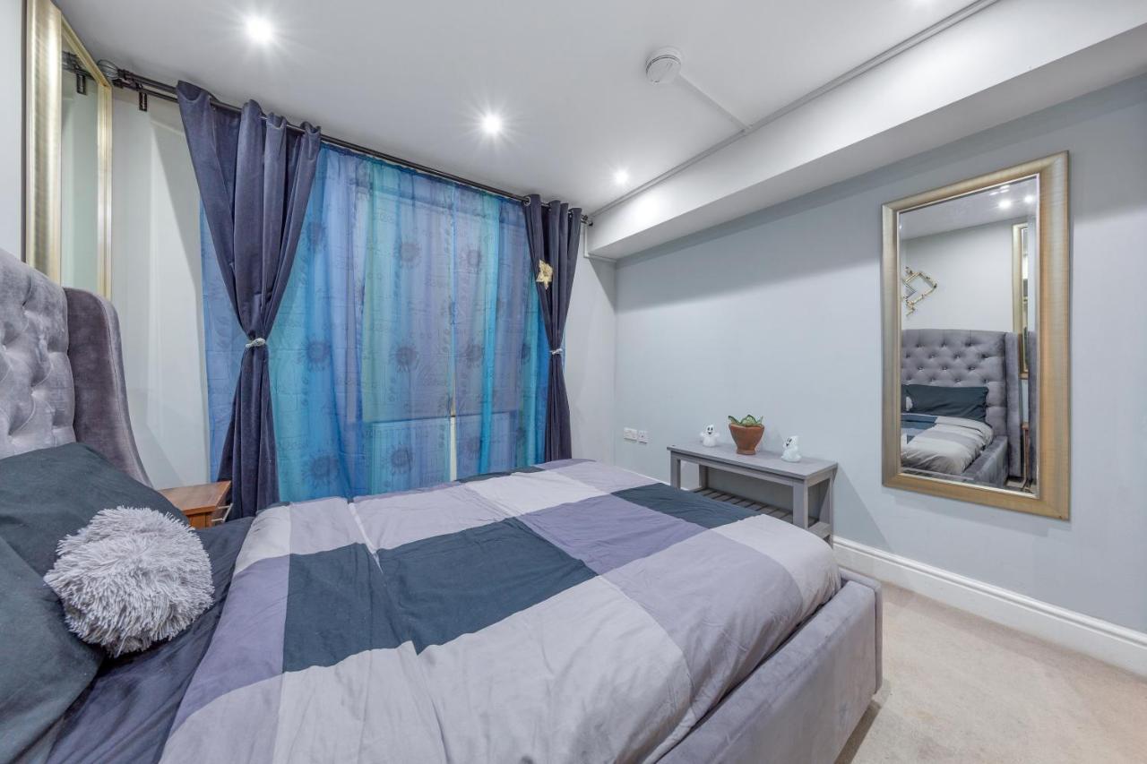 Elegant And Chic 2-Bedroom Basement Apartment In Paddington London Exterior foto