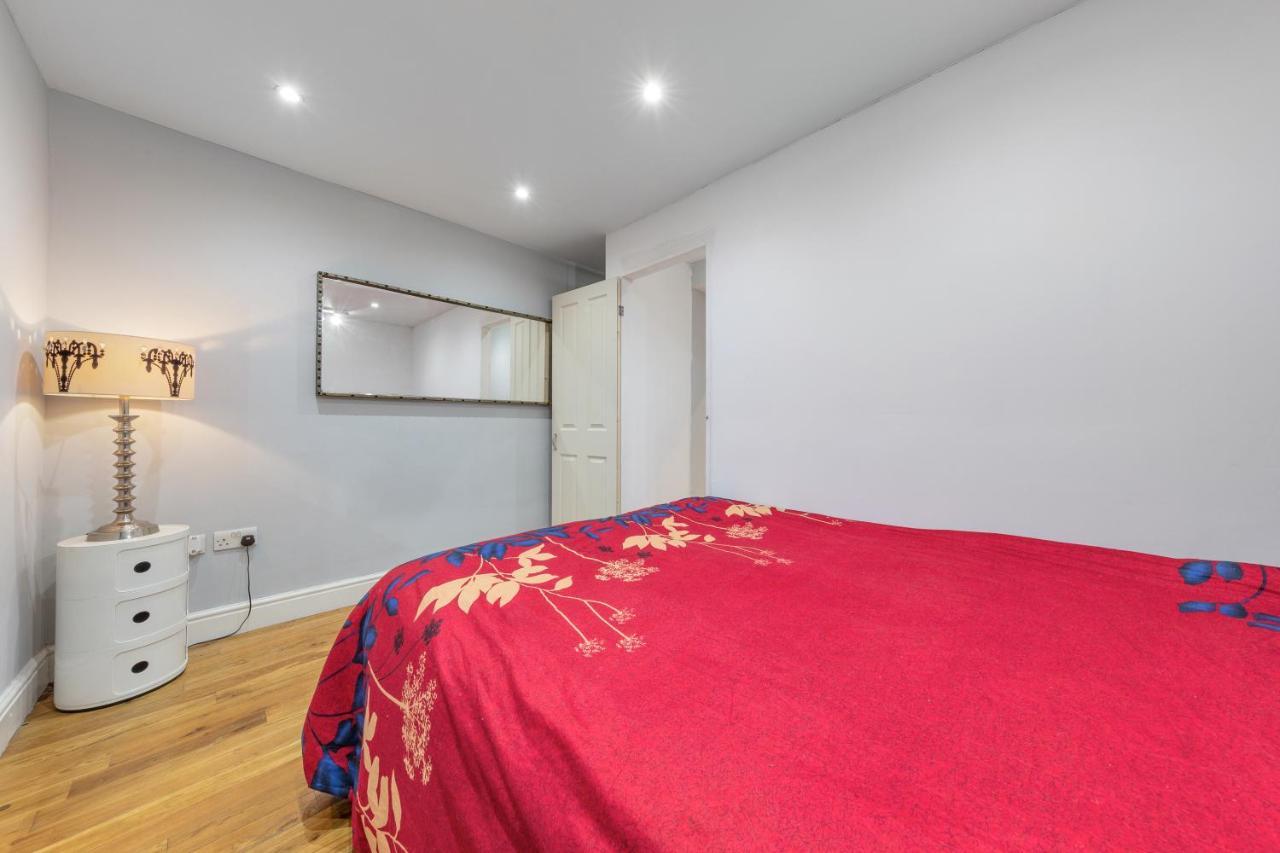 Elegant And Chic 2-Bedroom Basement Apartment In Paddington London Exterior foto